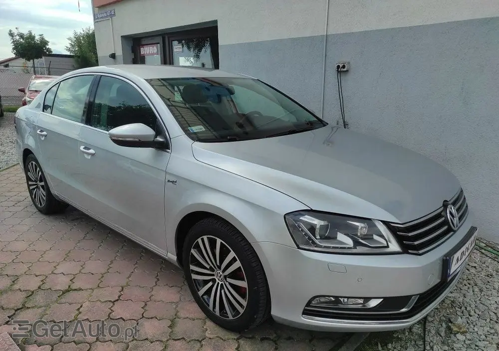 VOLKSWAGEN Passat 