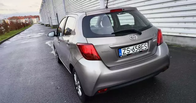 TOYOTA Yaris 