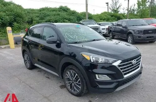 HYUNDAI Tucson 
