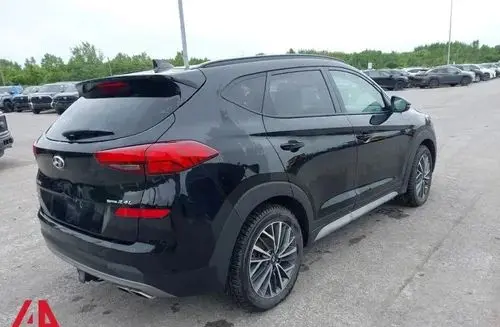 HYUNDAI Tucson 