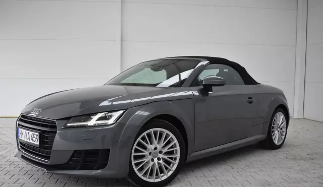 AUDI TT 