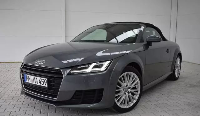 AUDI TT 