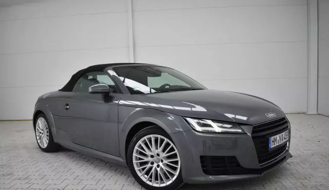 AUDI TT 