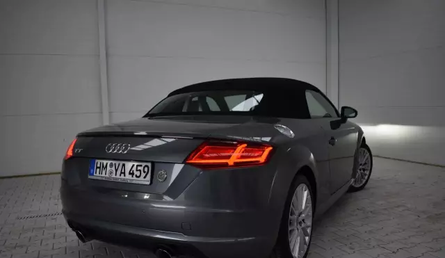 AUDI TT 