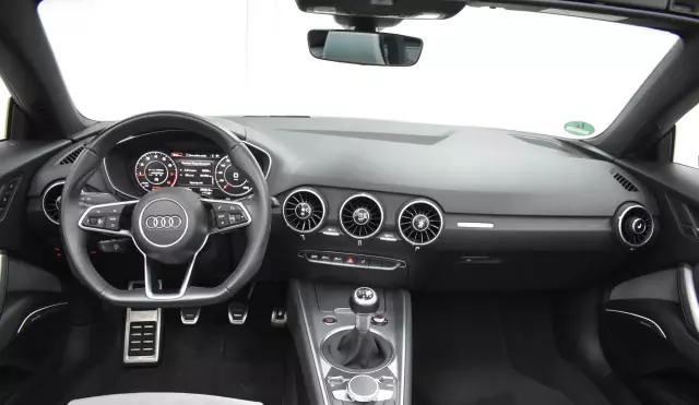 AUDI TT 