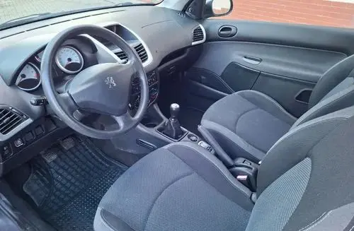 PEUGEOT 206 