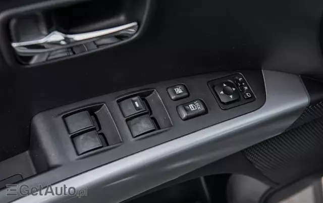 MITSUBISHI Outlander 2.0 2WD Edition