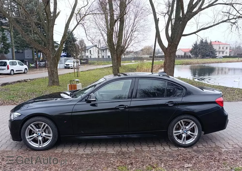 BMW Seria 3 330i xDrive M Sport