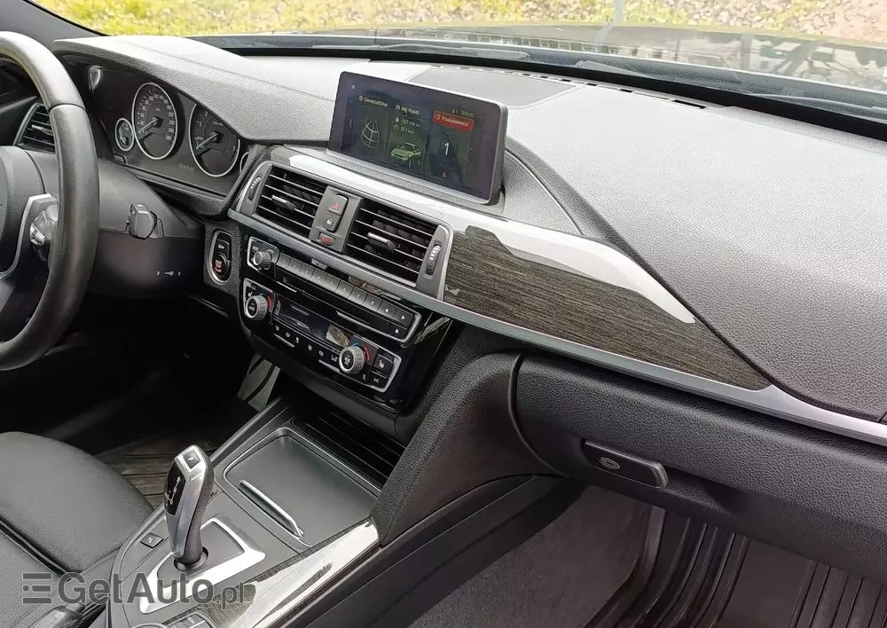 BMW Seria 3 330i xDrive M Sport