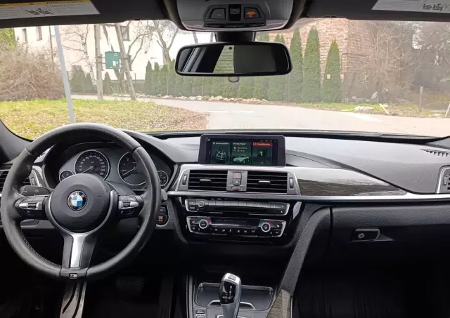 BMW Seria 3 330i xDrive M Sport