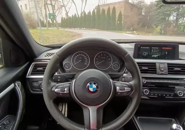 BMW Seria 3 330i xDrive M Sport