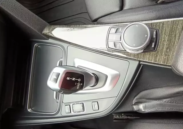 BMW Seria 3 330i xDrive M Sport