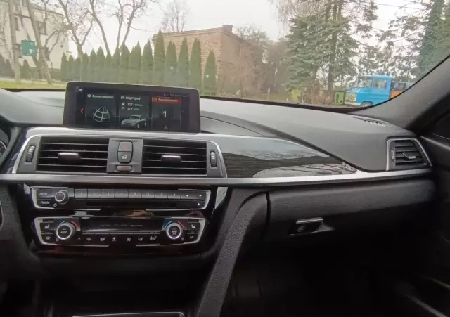 BMW Seria 3 330i xDrive M Sport