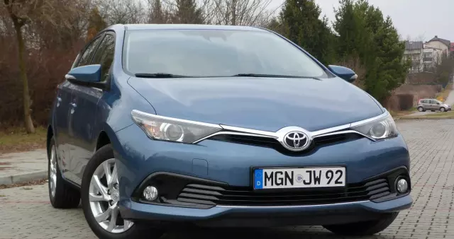 TOYOTA Auris 1.2 Turbo Edition S+