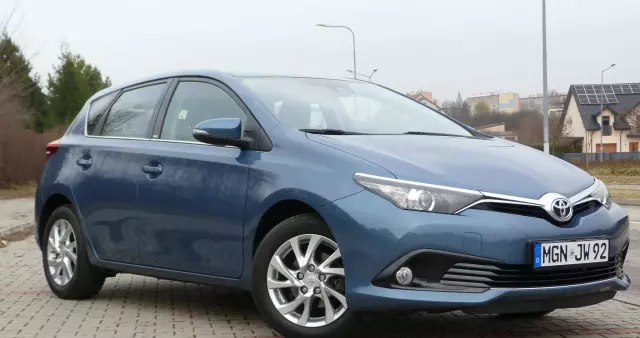 TOYOTA Auris 1.2 Turbo Edition S+