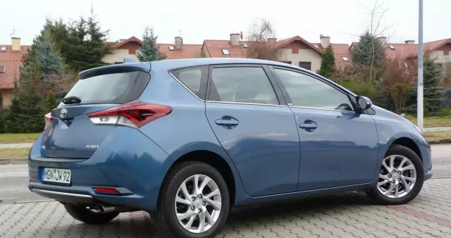TOYOTA Auris 1.2 Turbo Edition S+