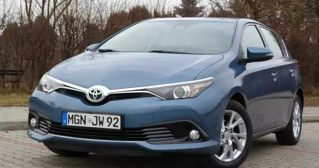 TOYOTA Auris 1.2 Turbo Edition S+