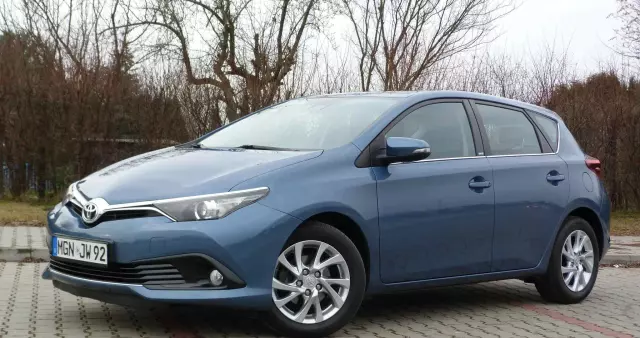 TOYOTA Auris 1.2 Turbo Edition S+