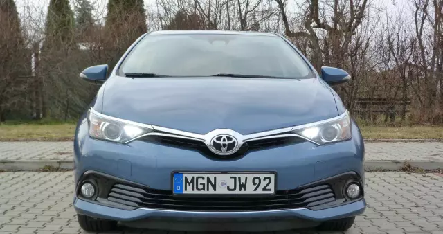 TOYOTA Auris 1.2 Turbo Edition S+