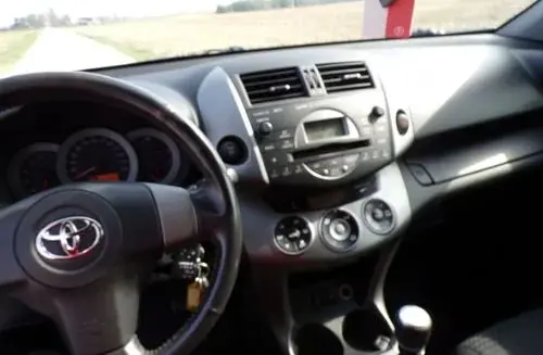 TOYOTA Rav 4 