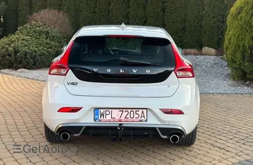 VOLVO V40 
