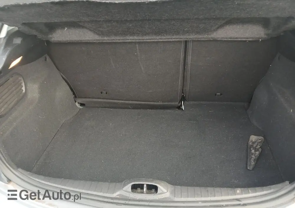 PEUGEOT 208 PureTech 82 Allure