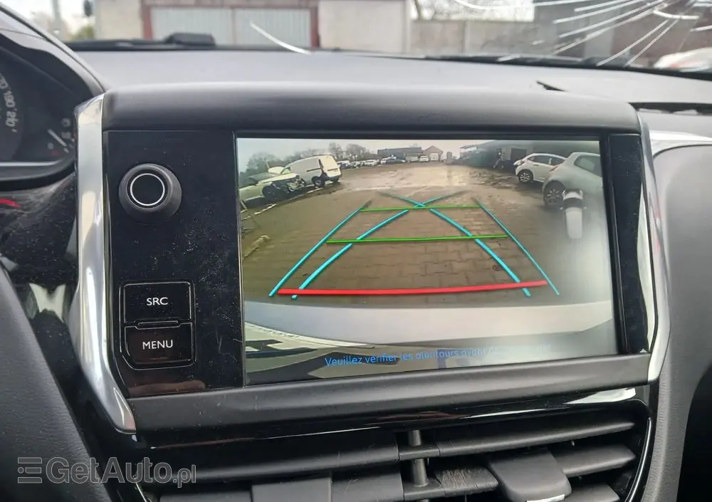 PEUGEOT 208 PureTech 82 Allure