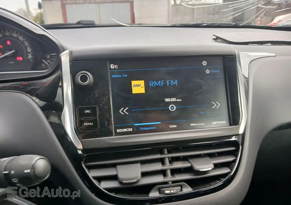 PEUGEOT 208 PureTech 82 Allure