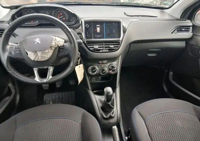 PEUGEOT 208 PureTech 82 Allure