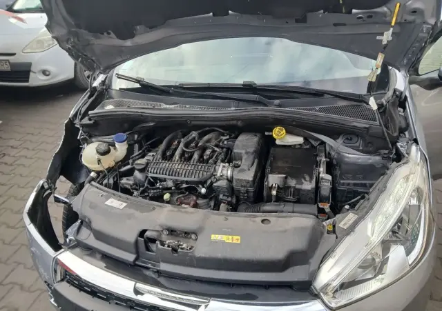 PEUGEOT 208 PureTech 82 Allure