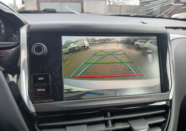 PEUGEOT 208 PureTech 82 Allure