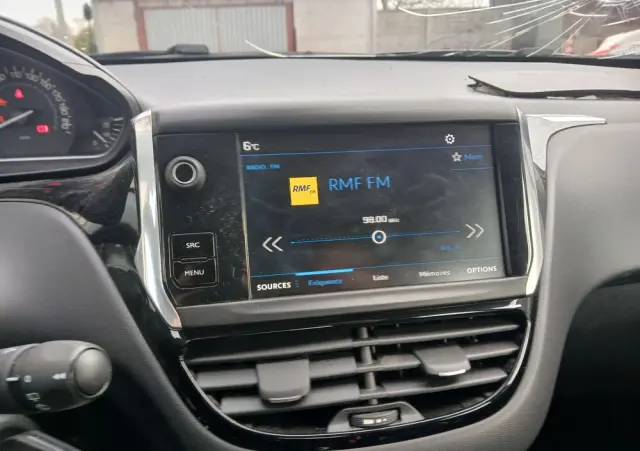 PEUGEOT 208 PureTech 82 Allure