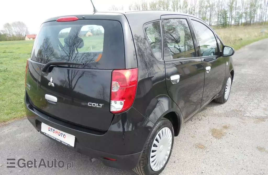 MITSUBISHI Colt 