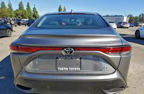TOYOTA Mirai 