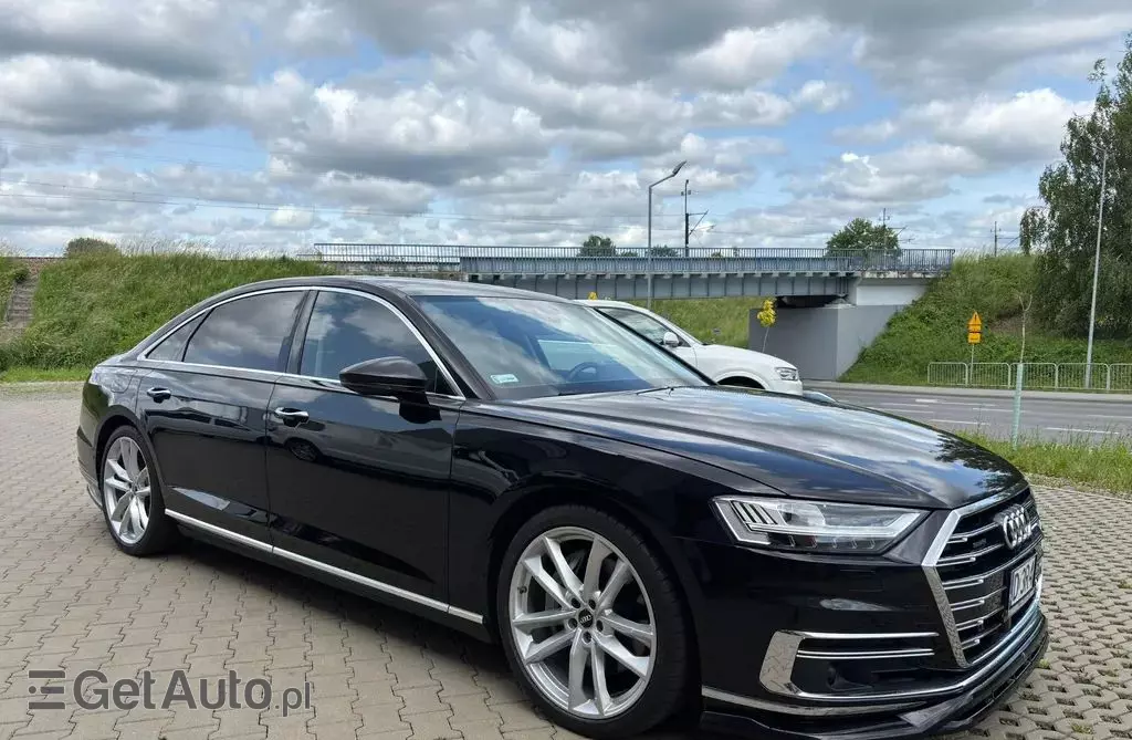 AUDI A8 