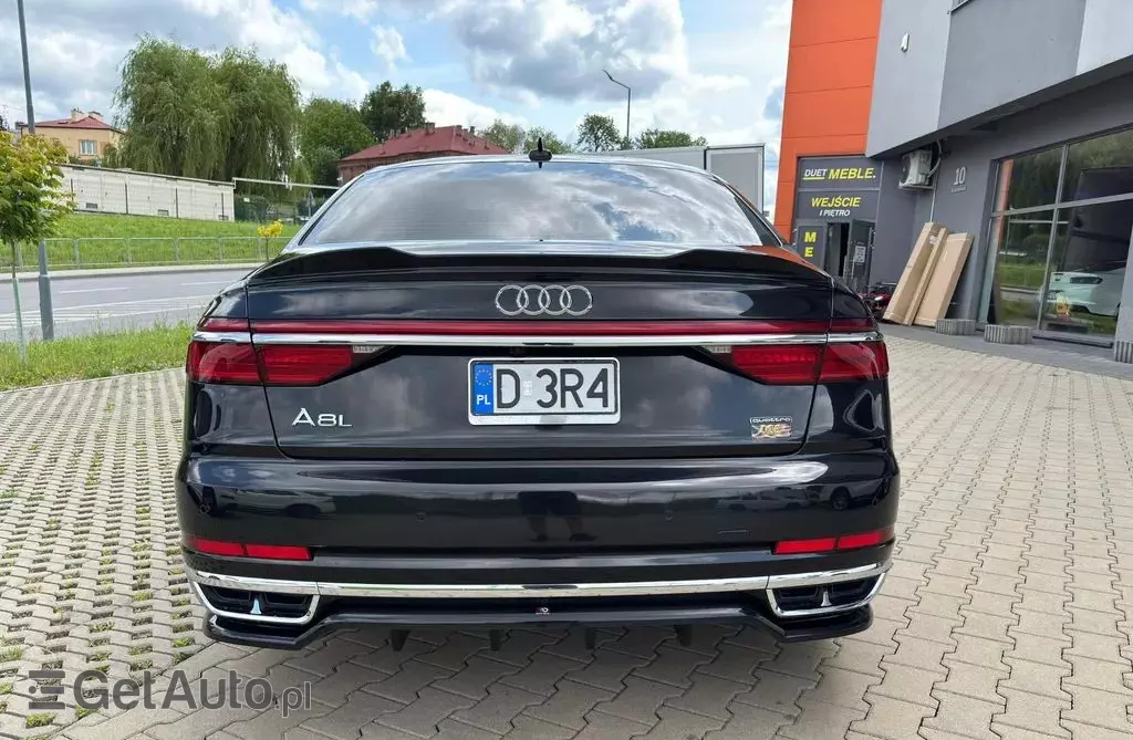 AUDI A8 