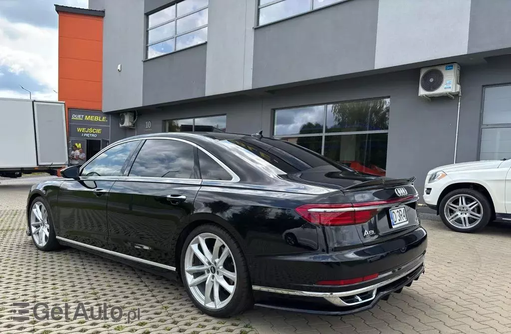 AUDI A8 
