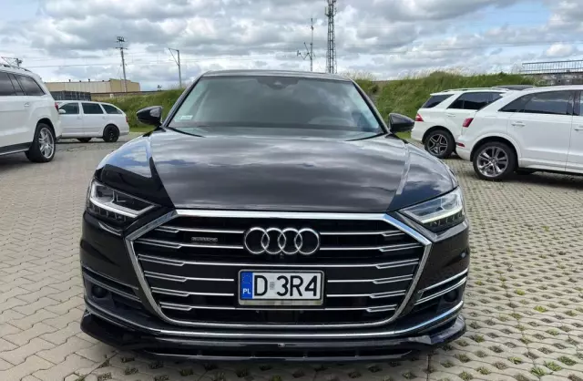 AUDI A8 