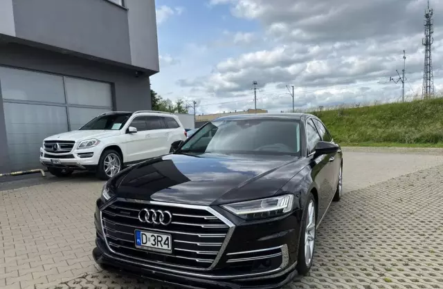 AUDI A8 