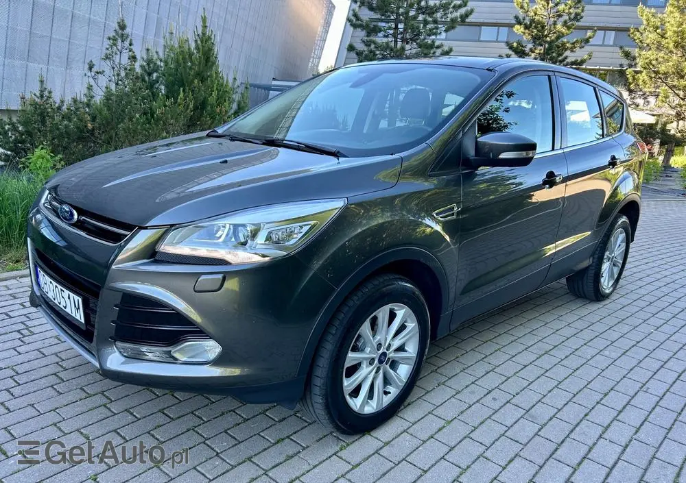 FORD Kuga 1.5 EcoBoost 2x4 Titanium