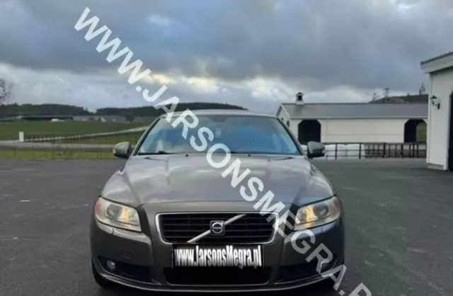 VOLVO S80 