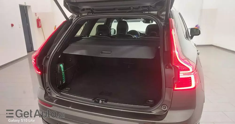 VOLVO XC 60 B4 D Plus Dark