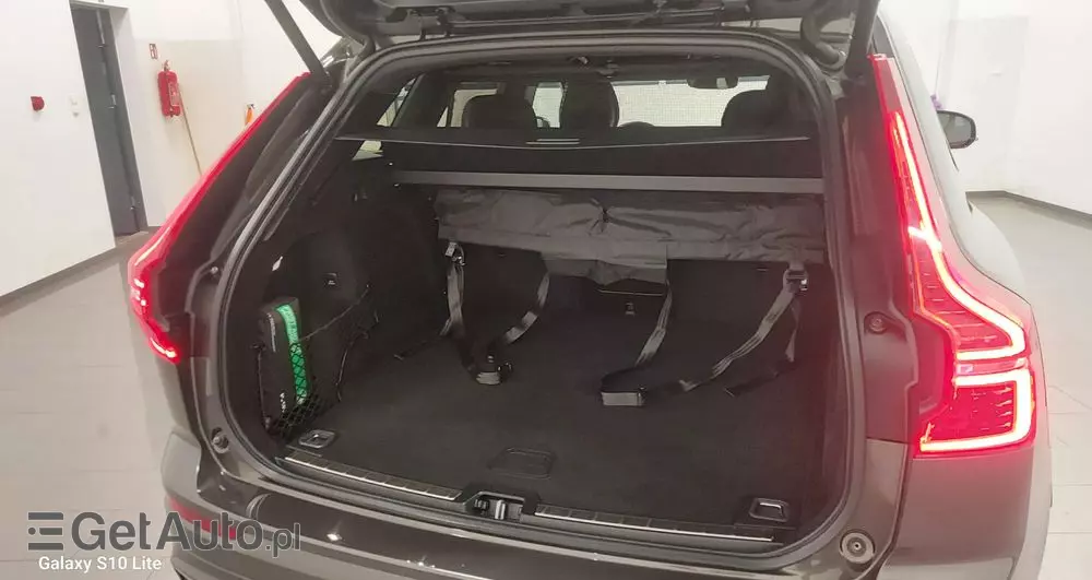 VOLVO XC 60 B4 D Plus Dark