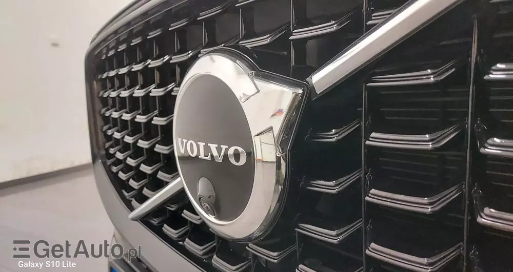 VOLVO XC 60 B4 D Plus Dark