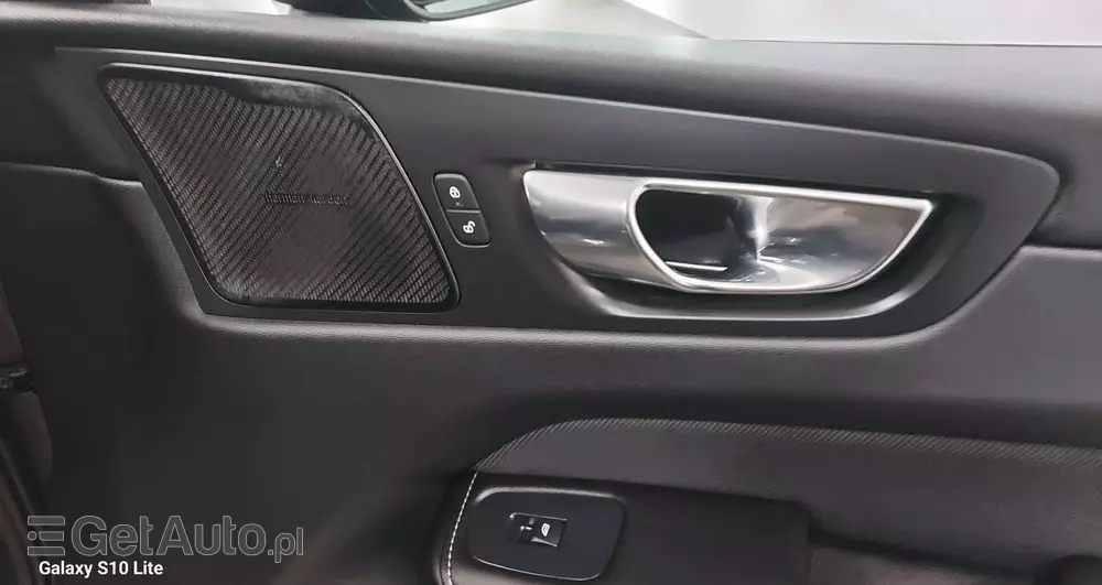 VOLVO XC 60 B4 D Plus Dark