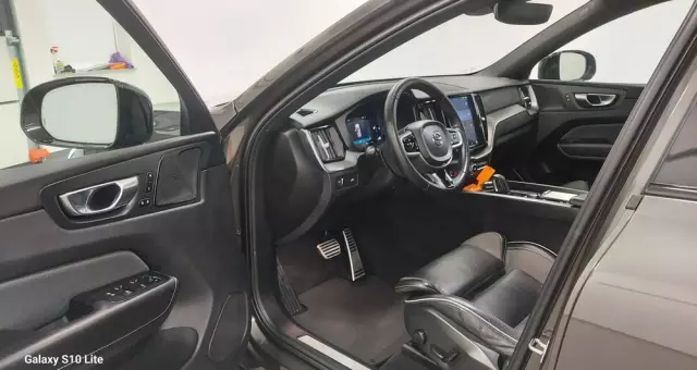 VOLVO XC 60 B4 D Plus Dark