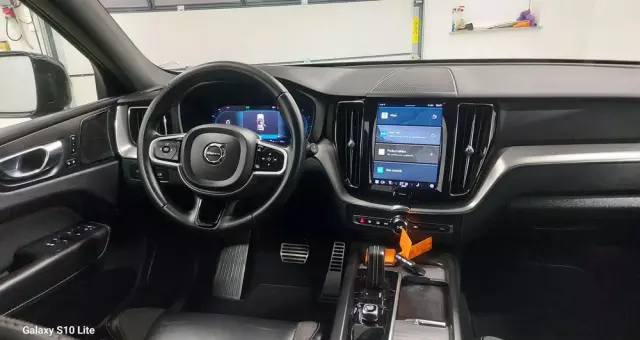 VOLVO XC 60 B4 D Plus Dark