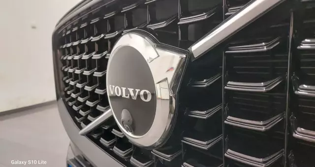 VOLVO XC 60 B4 D Plus Dark