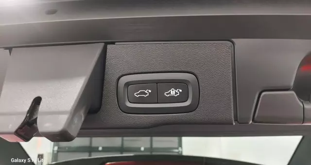 VOLVO XC 60 B4 D Plus Dark