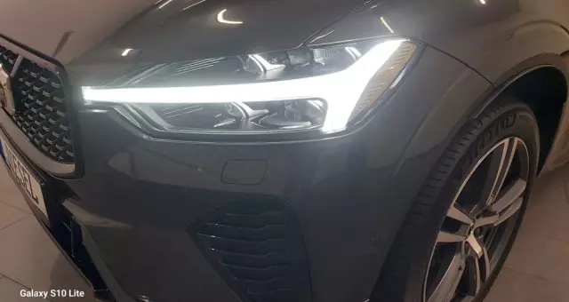 VOLVO XC 60 B4 D Plus Dark